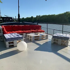  Bateau-hôtel Péniche Sunflower